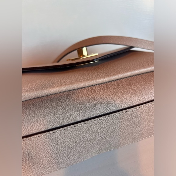 LOUIS VUITTON MYLOCKME SATCHEL chain bag in greige - Picture 10 of 16